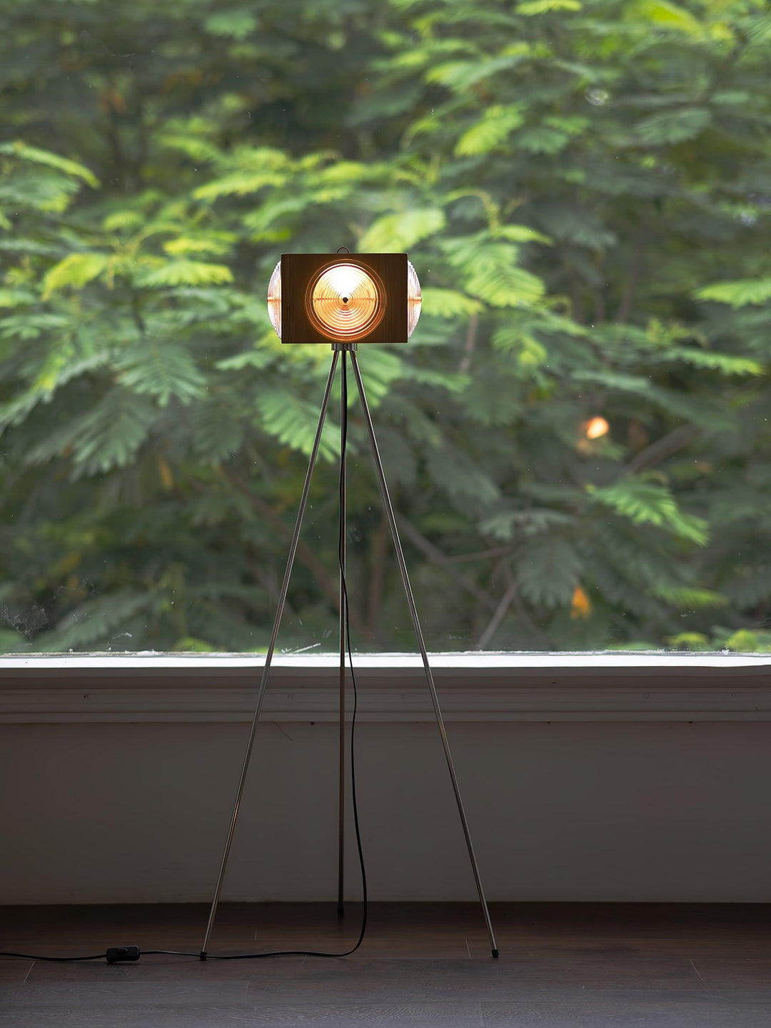 Retro Camera Focus Floor Lamp - Vakkerlight