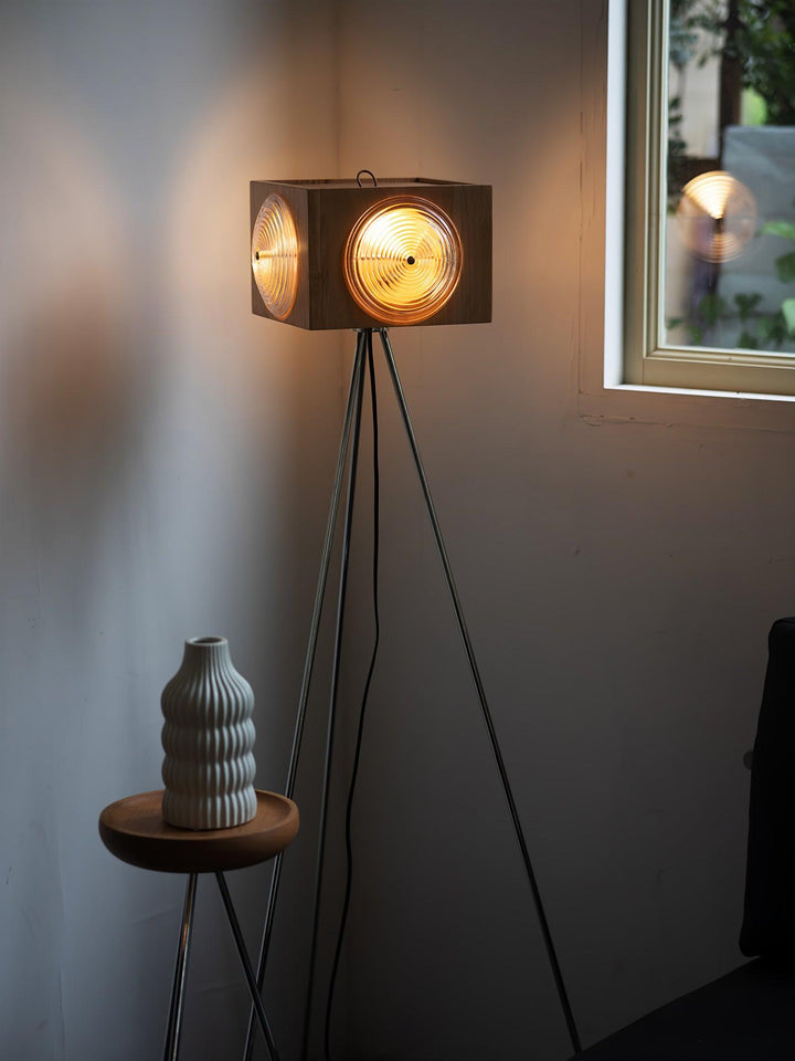 Retro Camera Focus Floor Lamp - Vakkerlight