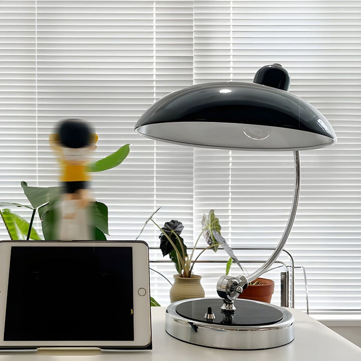 Retro Curve Desk Lamp - Vakkerlight