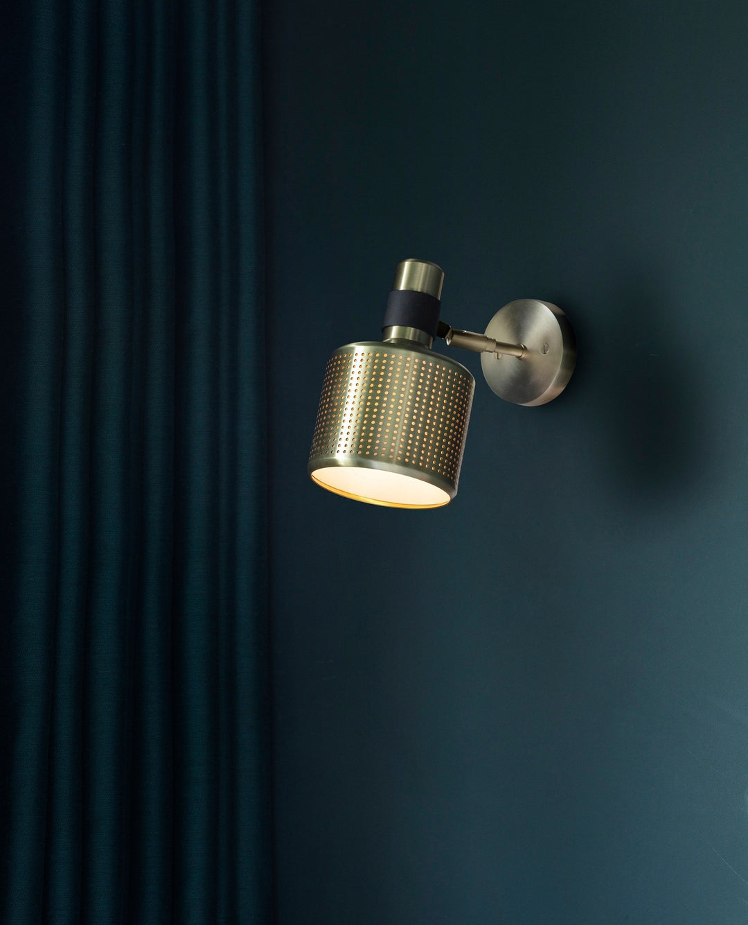 Riddle Wall Light - Vakkerlight