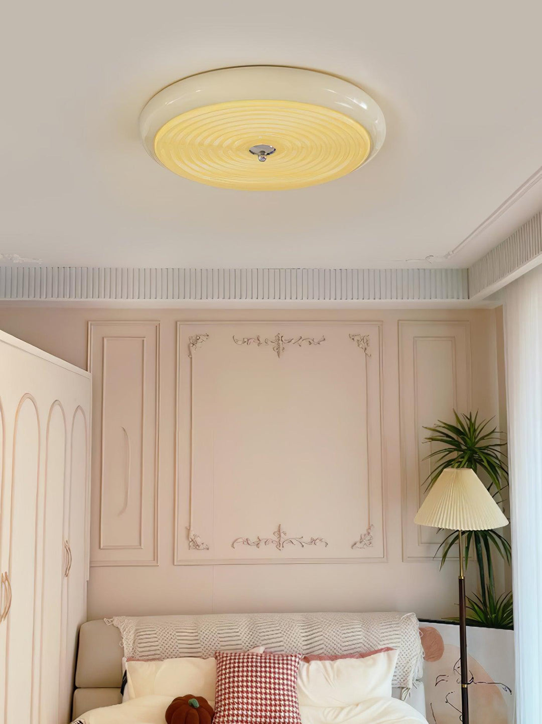 Ripple Cream Ceiling Lamp - Vakkerlight