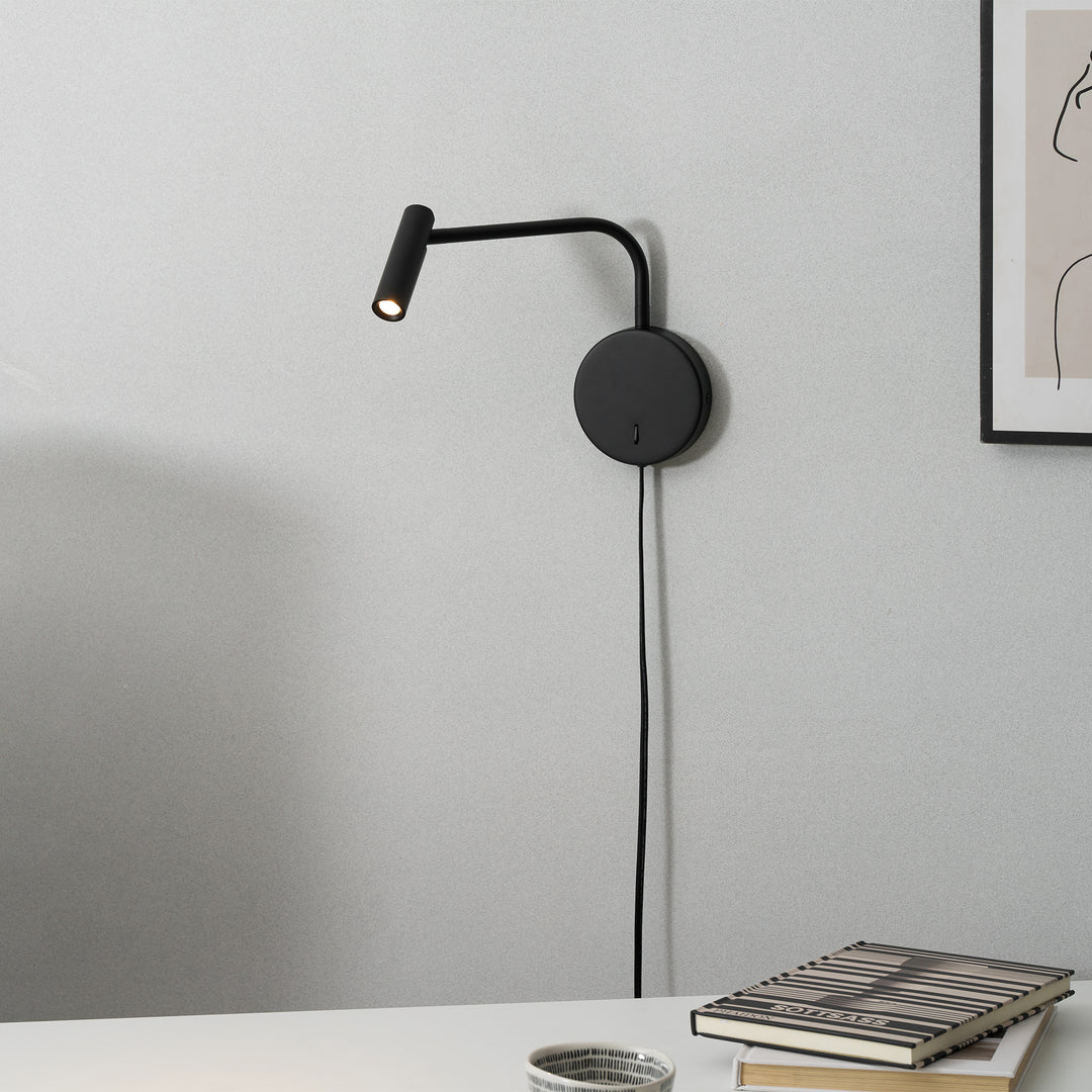 Minimalist Disc Plug-in Wall Sconce - Vakkerlight