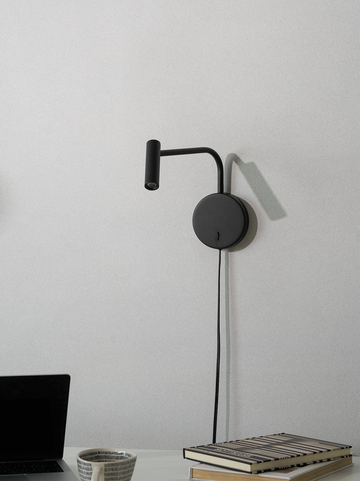 Minimalist Disc Plug-in Wall Sconce - Vakkerlight