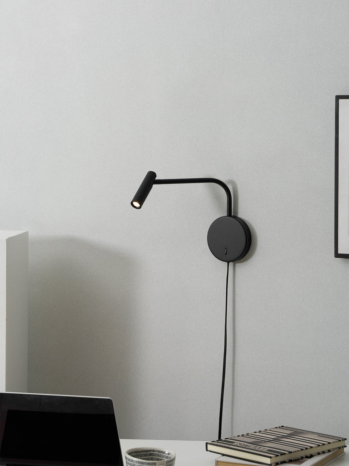 Minimalist Disc Plug-in Wall Sconce - Vakkerlight