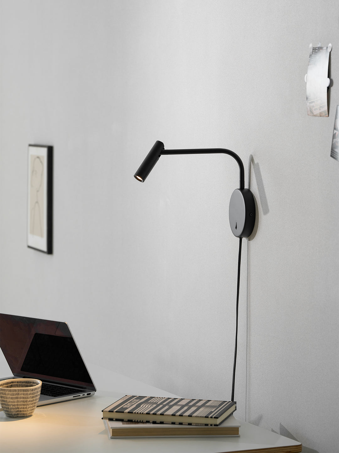Minimalist Disc Plug-in Wall Sconce - Vakkerlight