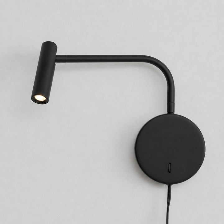 Minimalist Disc Plug-in Wall Sconce - Vakkerlight