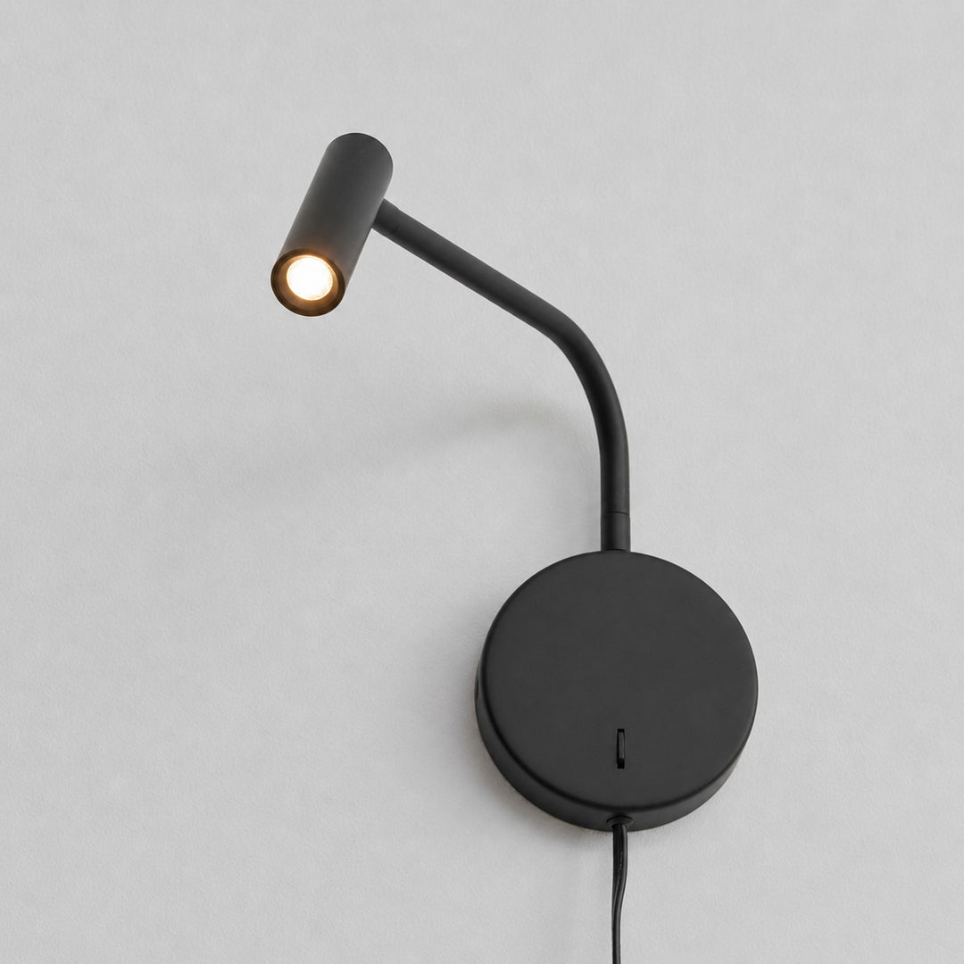 Minimalist Disc Plug-in Wall Sconce - Vakkerlight