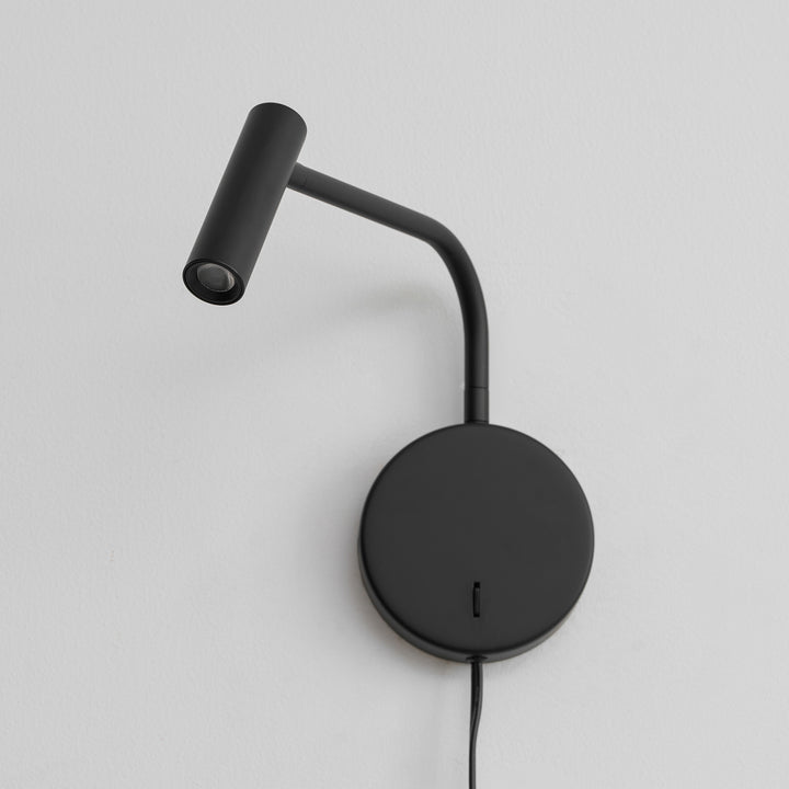 Minimalist Disc Plug-in Wall Sconce - Vakkerlight
