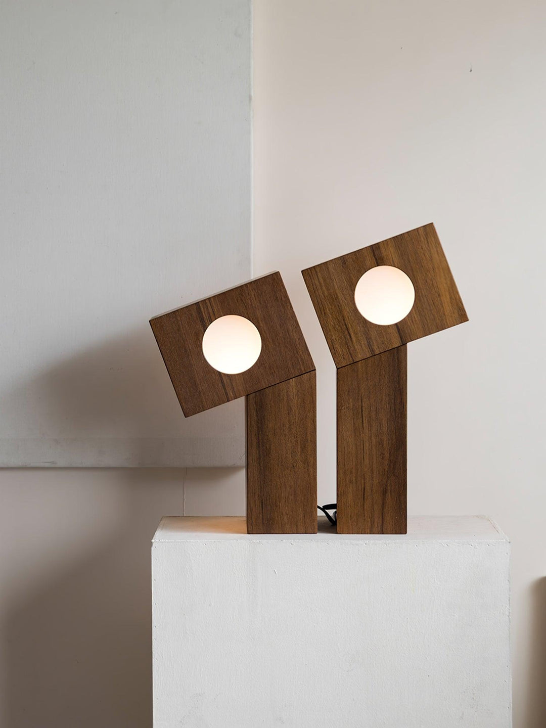 Robort Table Lamp - Vakkerlight