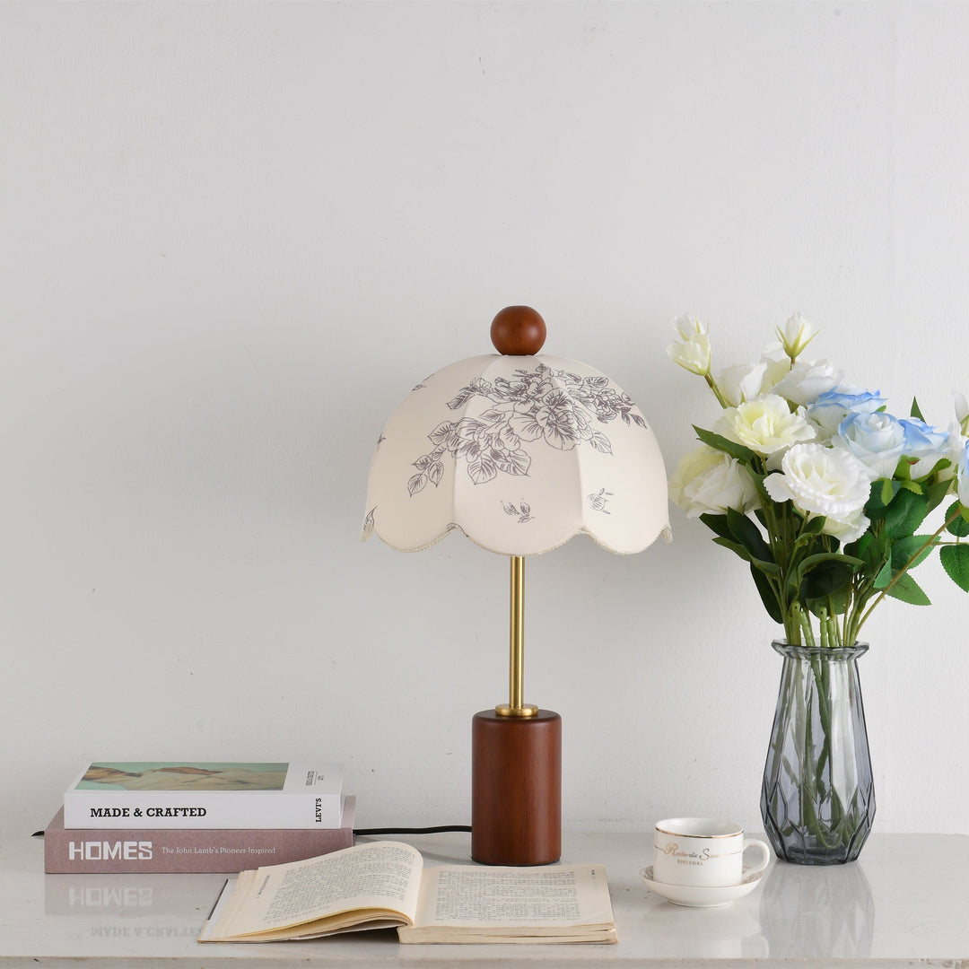 Roselle Vintage Table Lamp - Vakkerlight