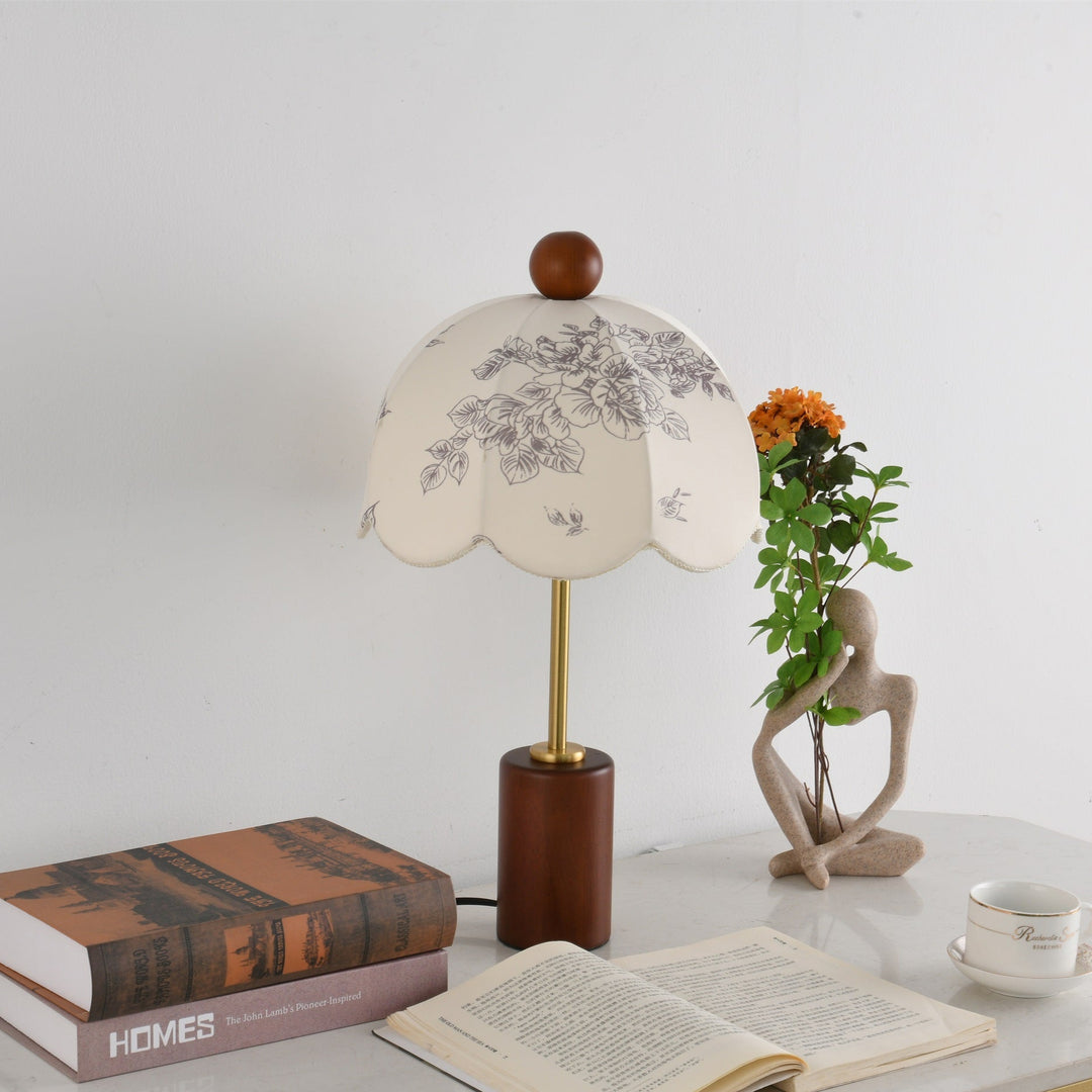 Roselle Vintage Table Lamp - Vakkerlight