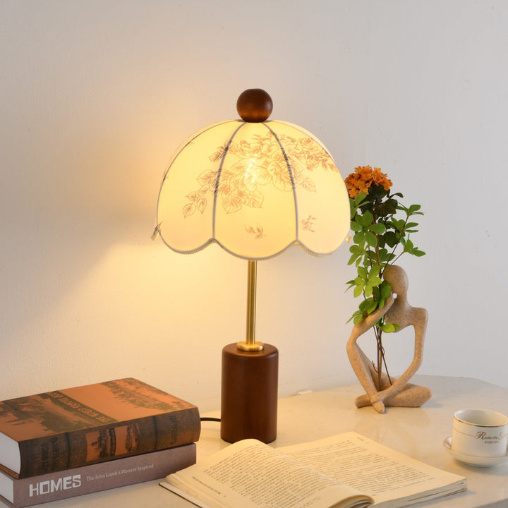 Roselle Vintage Table Lamp - Vakkerlight