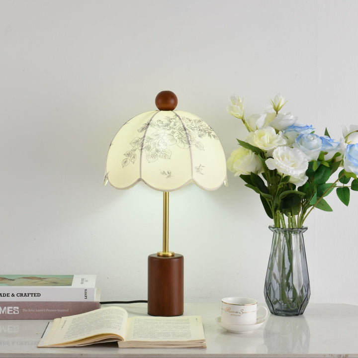 Roselle Vintage Table Lamp - Vakkerlight