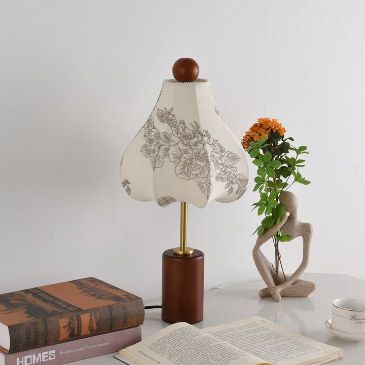Roselle Vintage Table Lamp - Vakkerlight