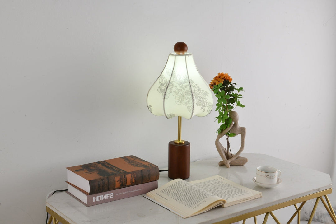 Roselle Vintage Table Lamp - Vakkerlight