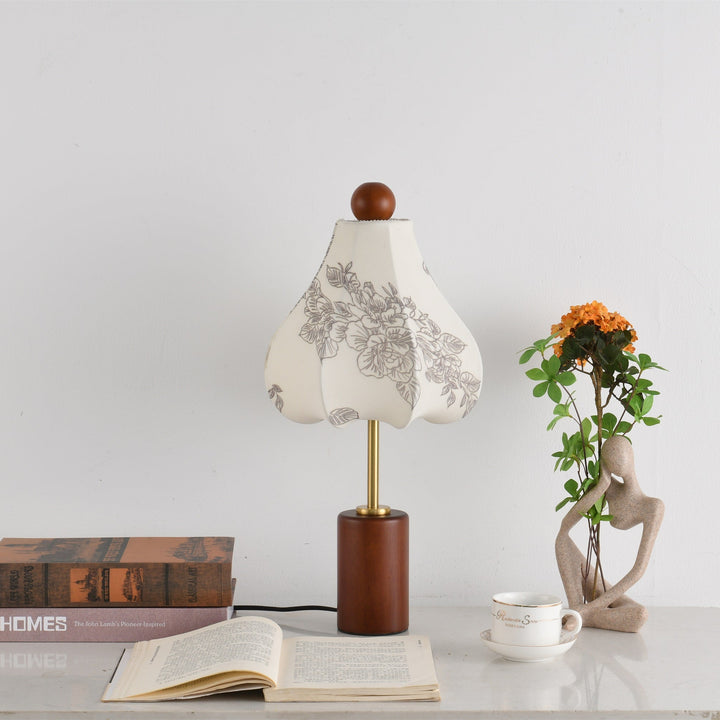 Roselle Vintage Table Lamp - Vakkerlight