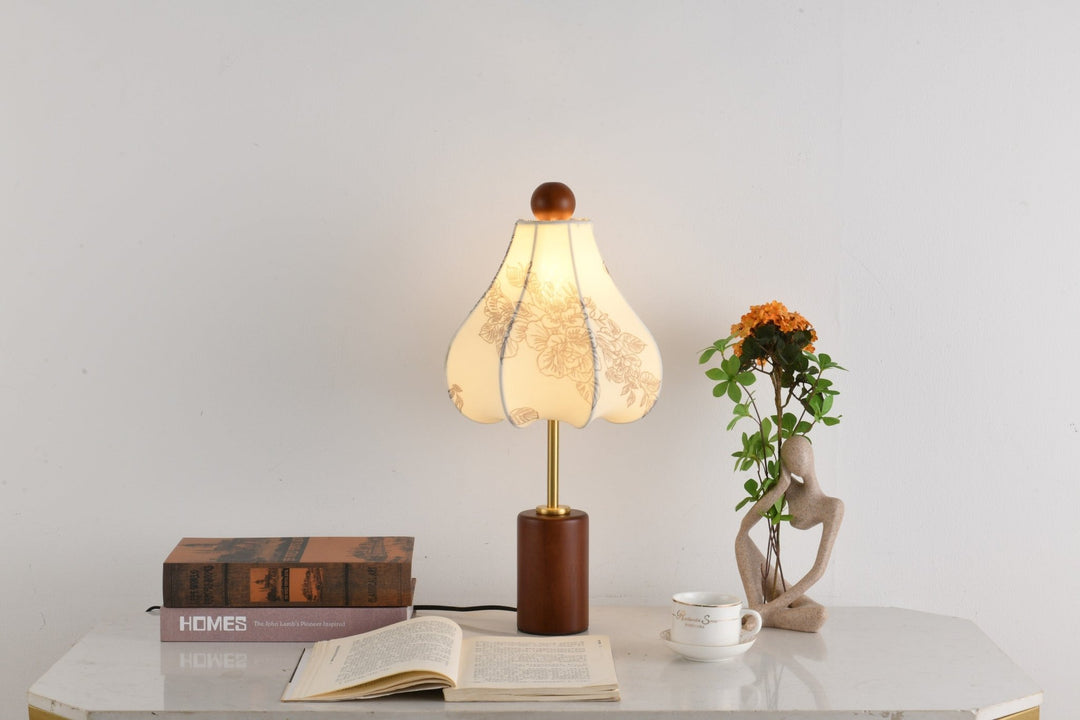 Roselle Vintage Table Lamp - Vakkerlight