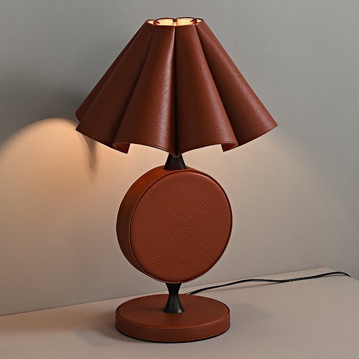 Saddle Stitch Table Lamp - Vakkerlight