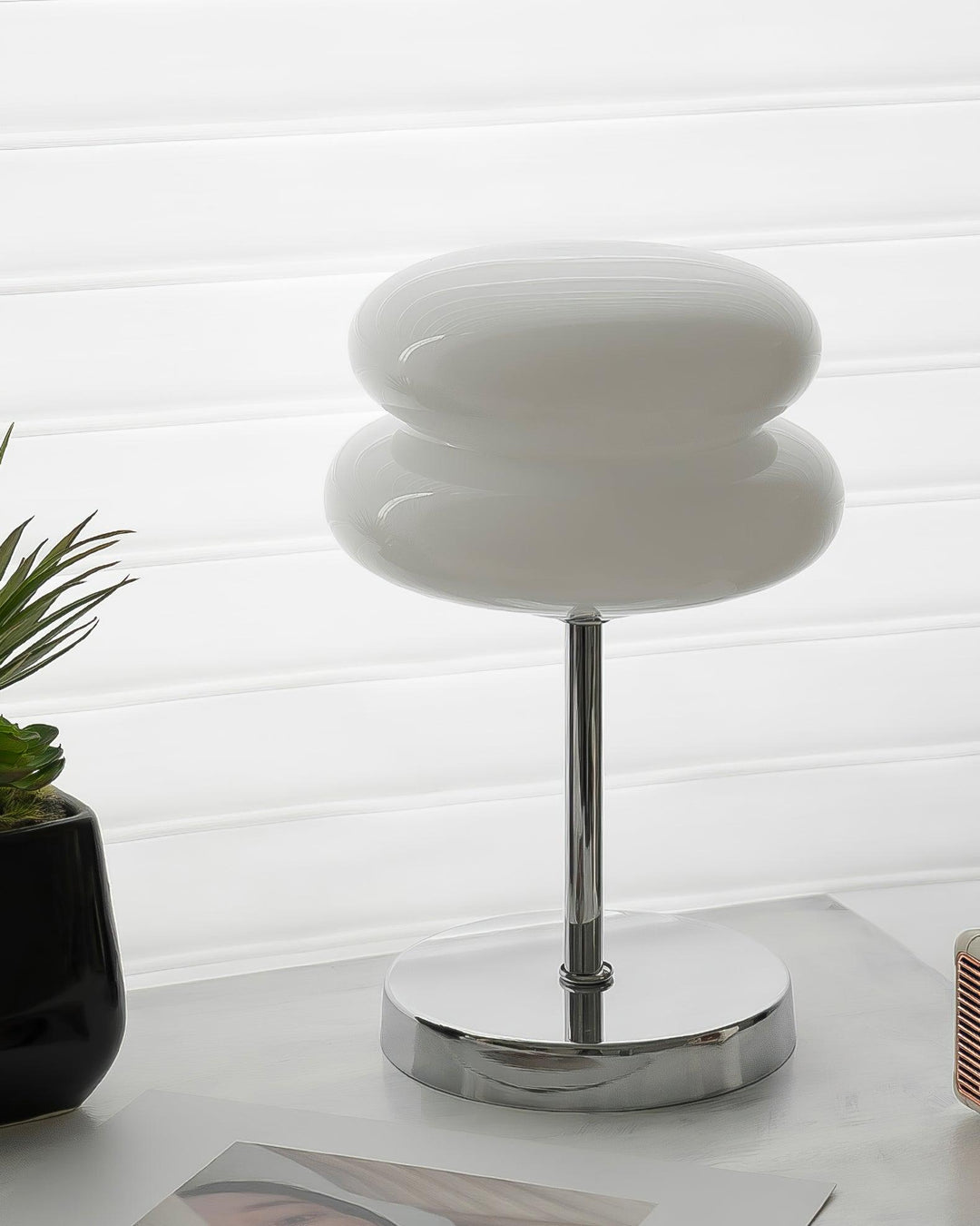 Saturn Glide Glass Table Lamp - Vakkerlight