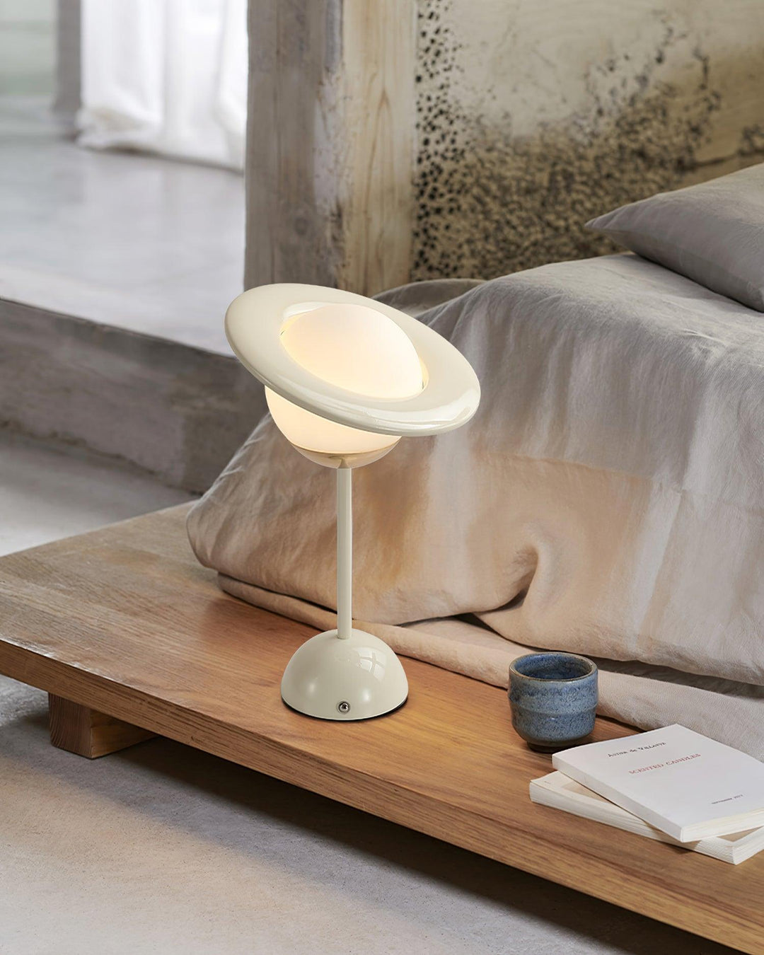 Saturn Planet Table Lamp - Vakkerlight