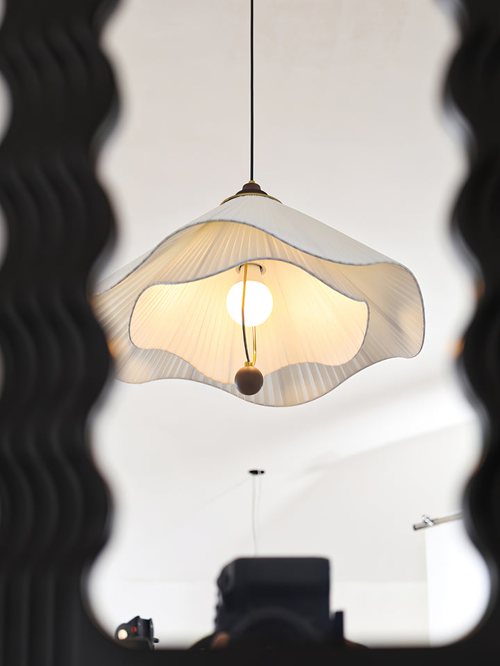 Scallop Edge Pendant Light - Vakkerlight