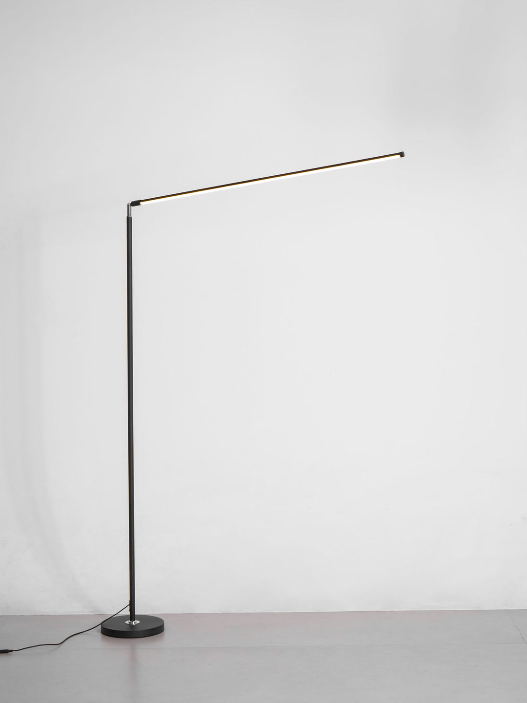 Selene Slim Floor Lamp - Vakkerlight