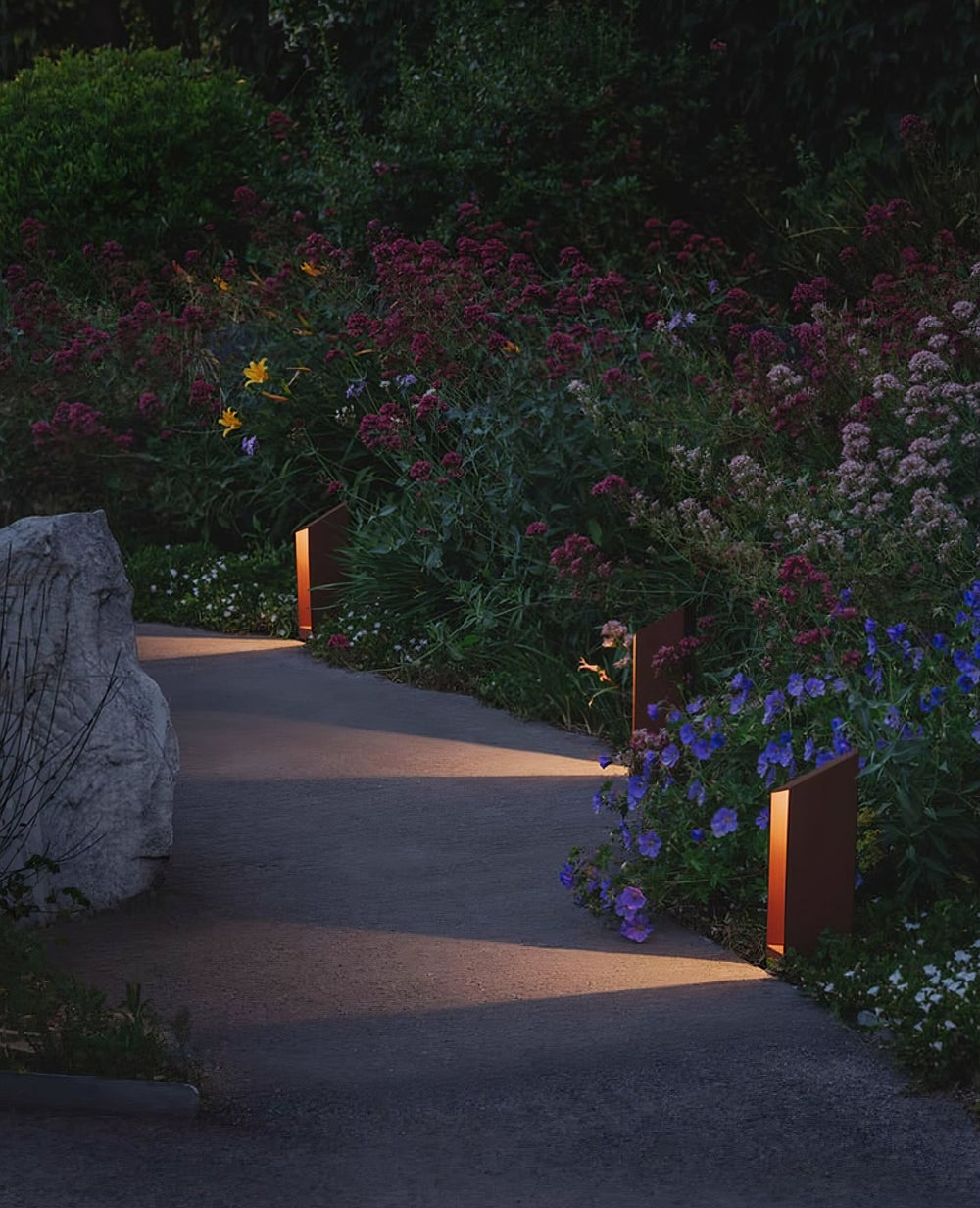 Shadow Peak Outdoor Bollard Light - Vakkerlight