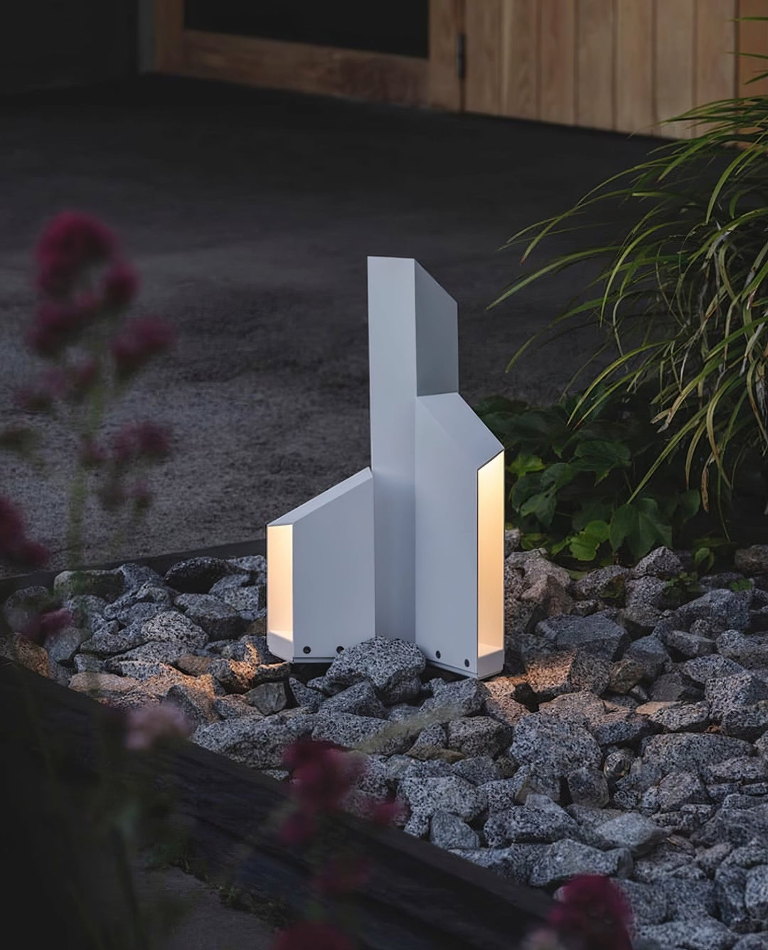 Shadow Peak Outdoor Bollard Light - Vakkerlight