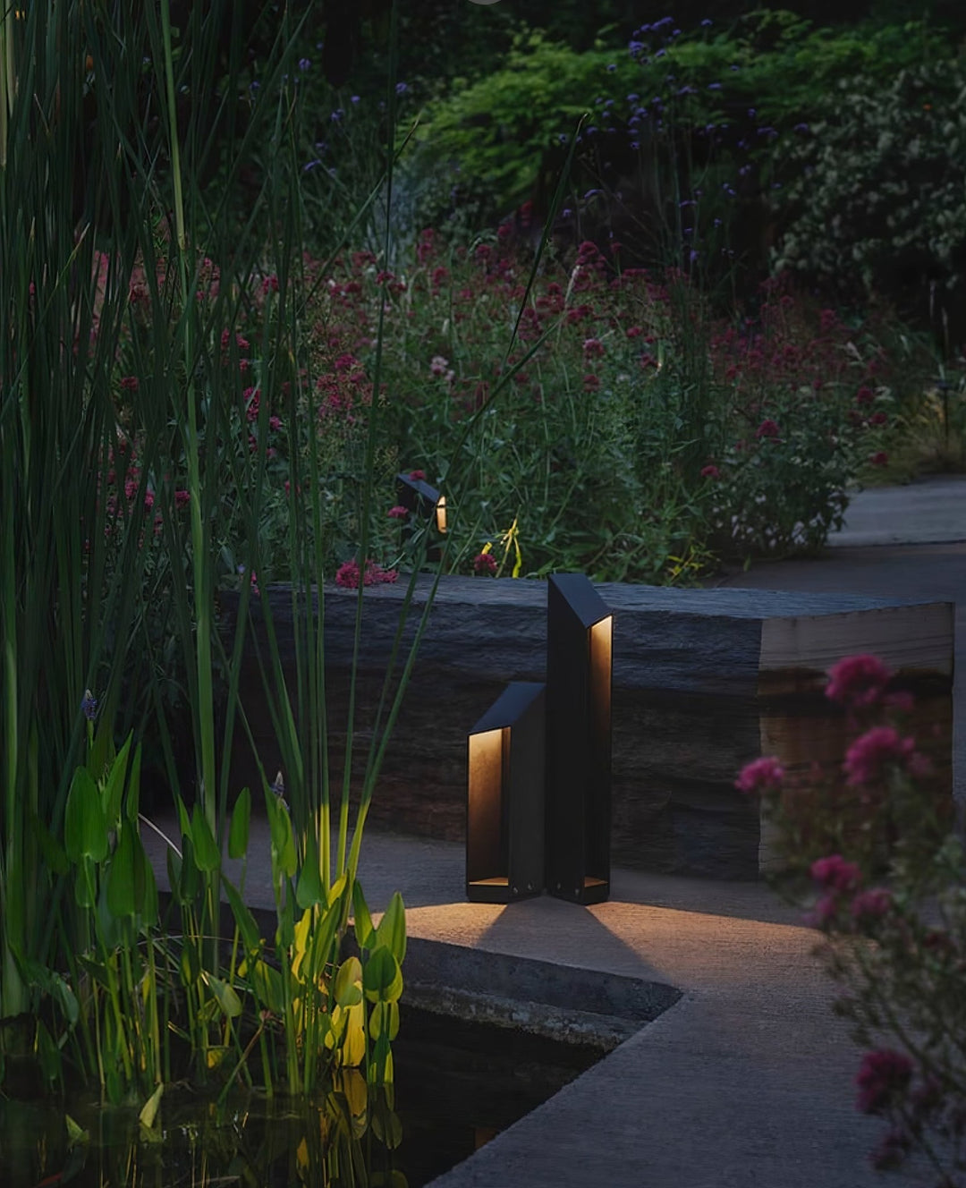 Shadow Peak Outdoor Bollard Light - Vakkerlight