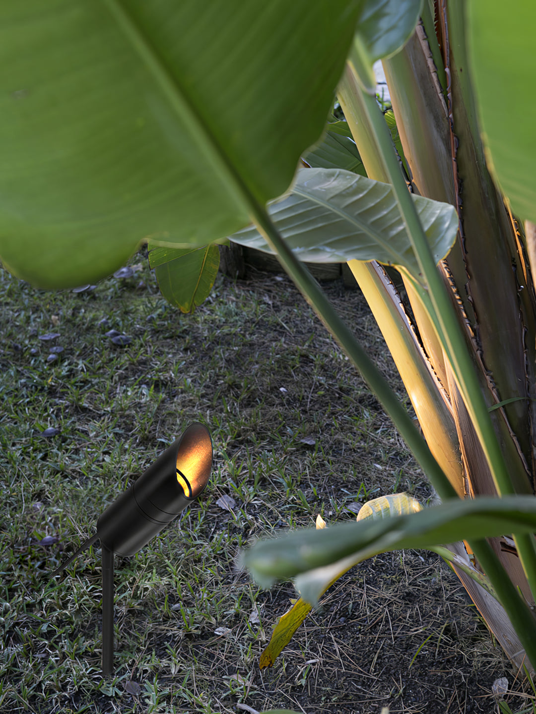 Shadow Pierce Ground Spike Light - Vakkerlight