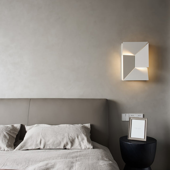 Schatten Grand Sconce