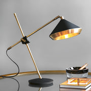 Lámpara de mesa de corte