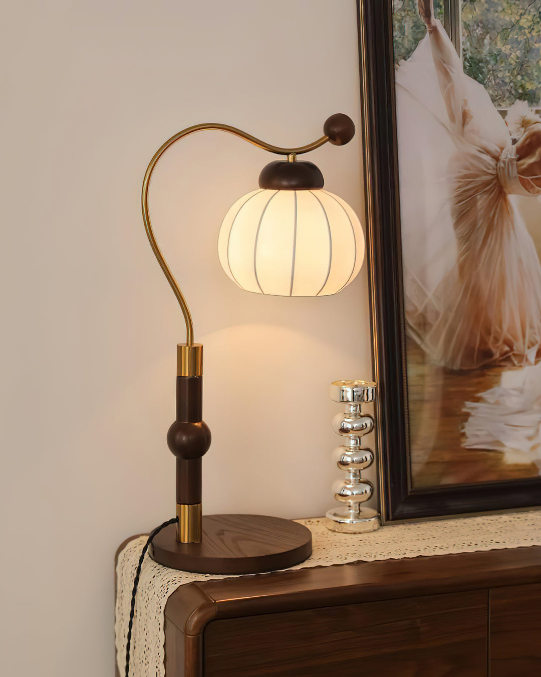 Silk Globe Table Lamp - Vakkerlight