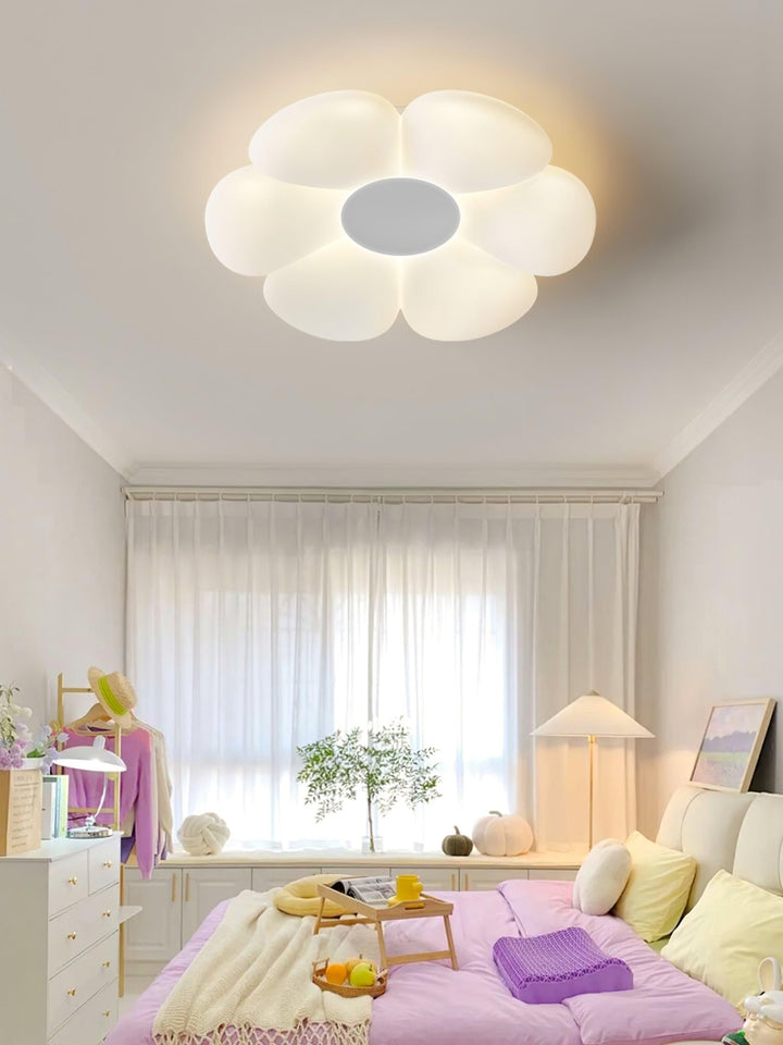 Six - leaf Flower Kids Room Ceiling Lamp - Vakkerlight