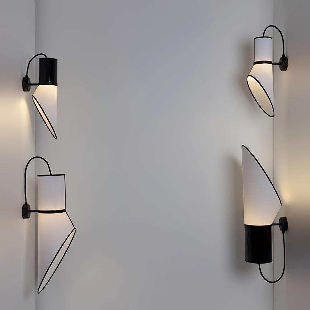 Sketch Line Wall Sconce - Vakkerlight