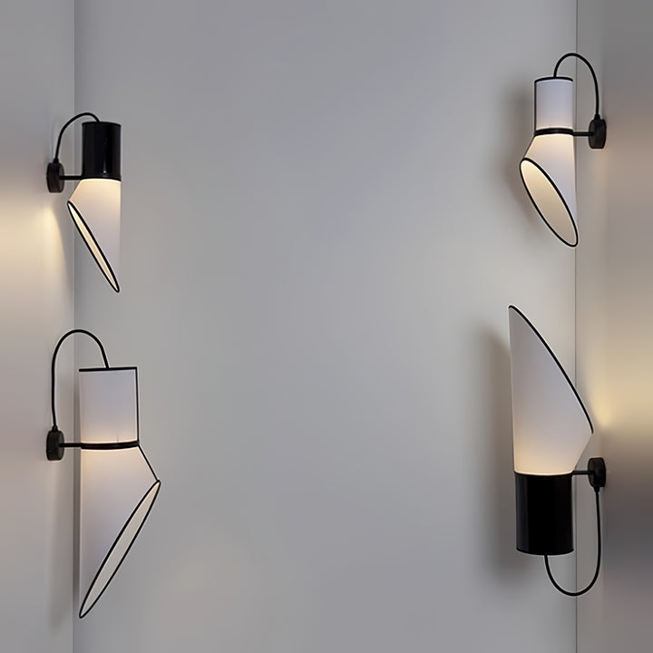Sketch Line Wall Sconce - Vakkerlight