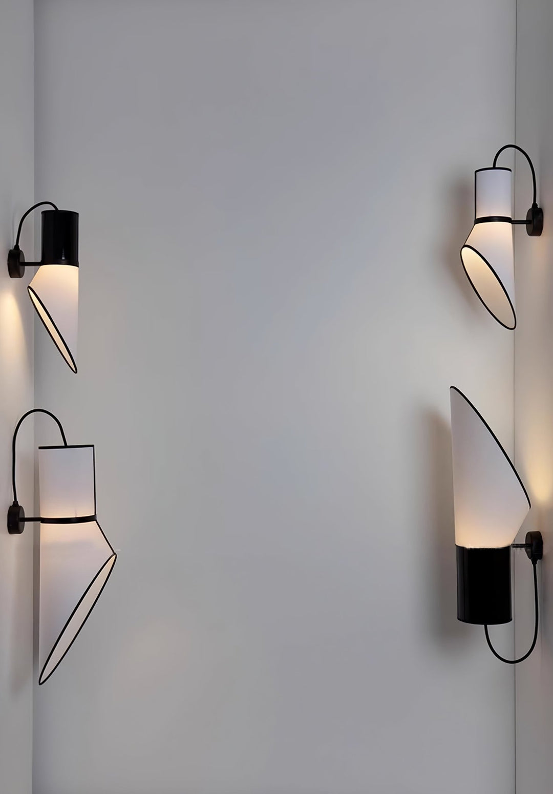 Sketch Line Wall Sconce - Vakkerlight