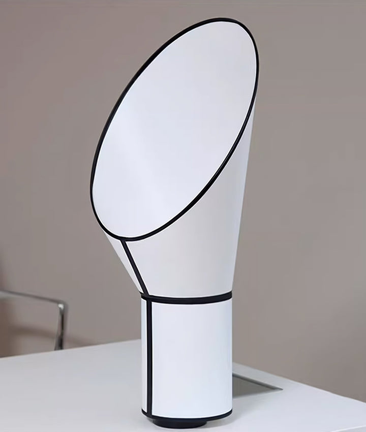 Artful Outline Table Lamp - Vakkerlight
