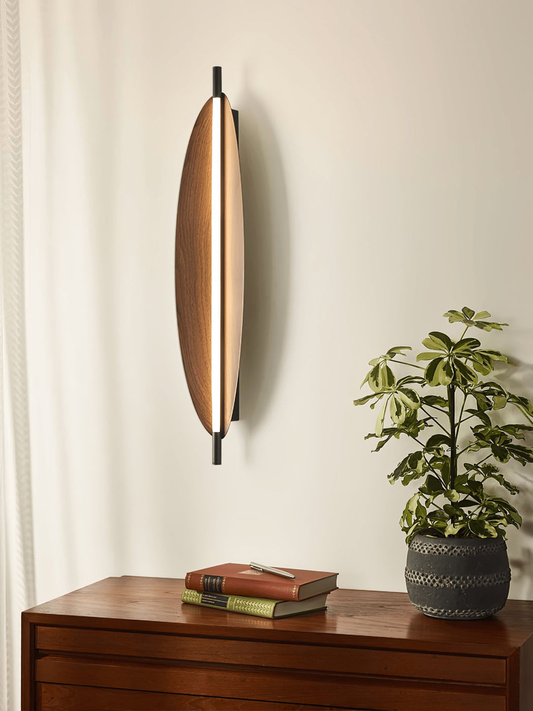 Sleek Board Sconce - Vakkerlight