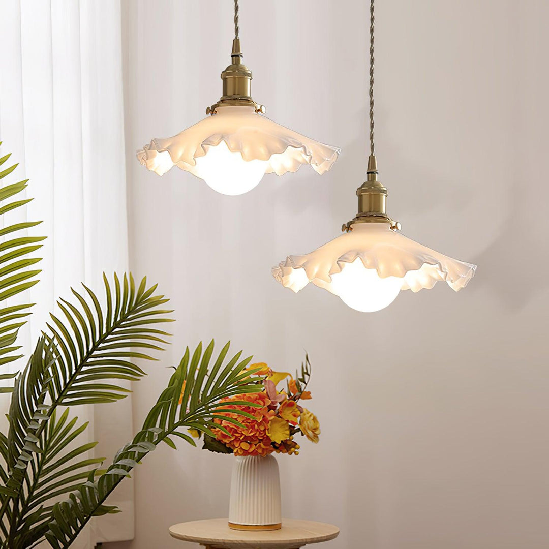 Small Floral Pendant Lamp - Vakkerlight