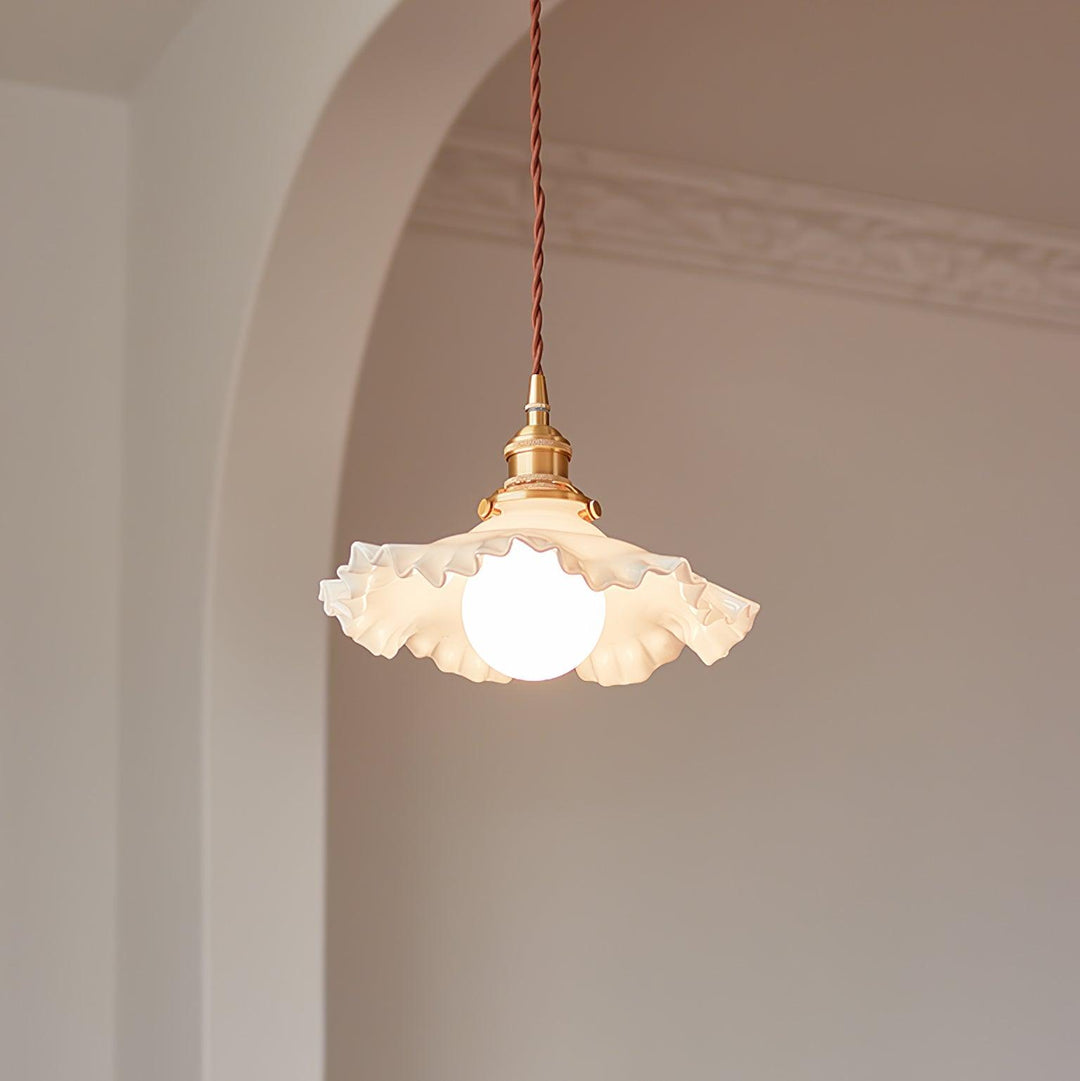 Small Floral Pendant Lamp - Vakkerlight