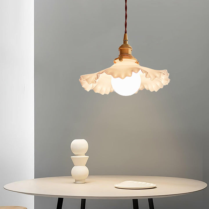 Small Floral Pendant Lamp - Vakkerlight