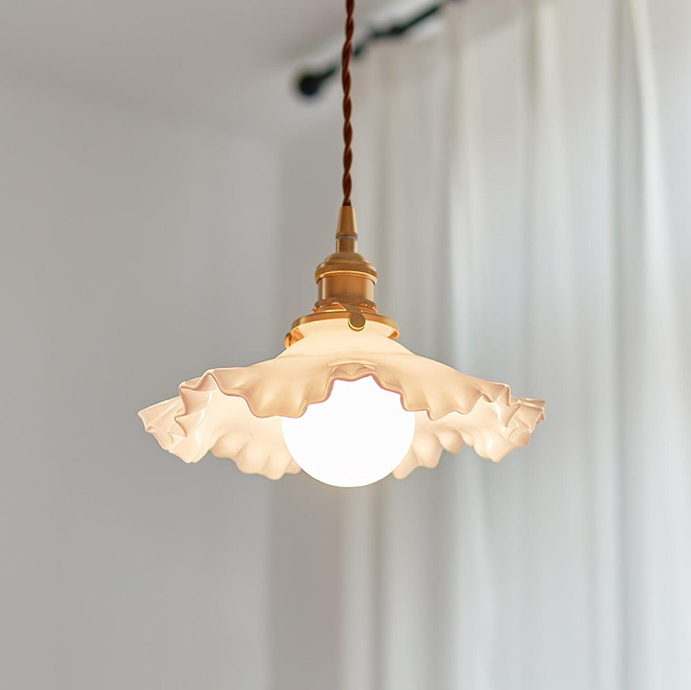 Small Floral Pendant Lamp - Vakkerlight