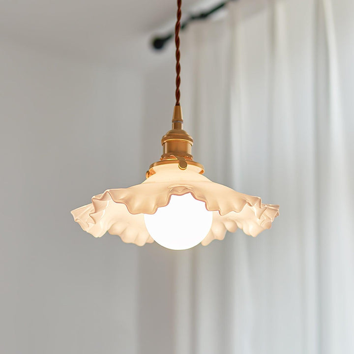 Small Floral Pendant Lamp - Vakkerlight