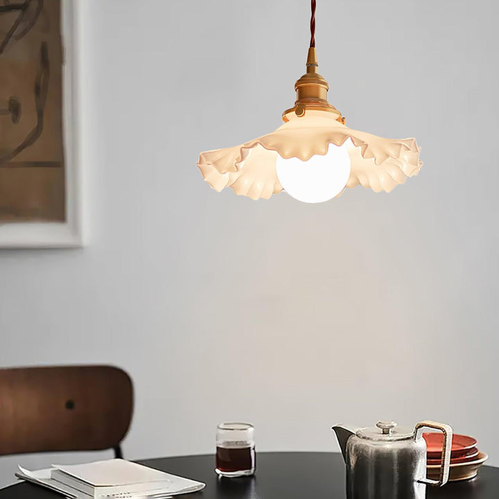 Small Floral Pendant Lamp - Vakkerlight