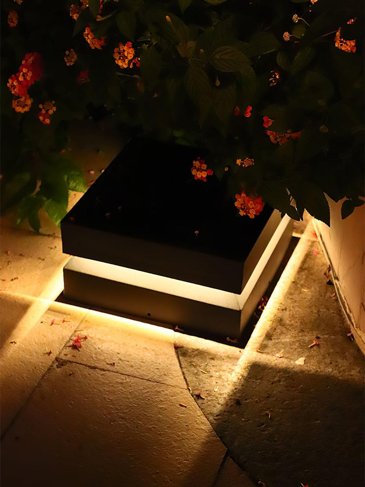 Square Post Outdoor Light - Vakkerlight