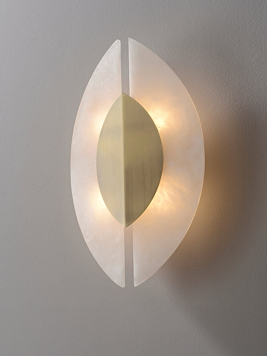 Solari Alabaster Leaf Sconce - Vakkerlight