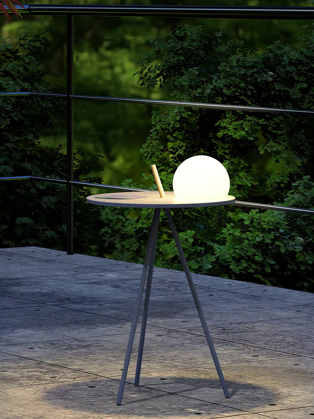 Soluna Tripod Outdoor Lamp - Vakkerlight