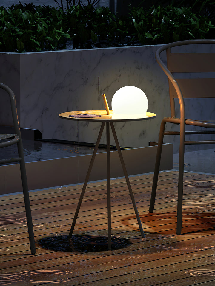 Soluna Tripod Outdoor Lamp - Vakkerlight