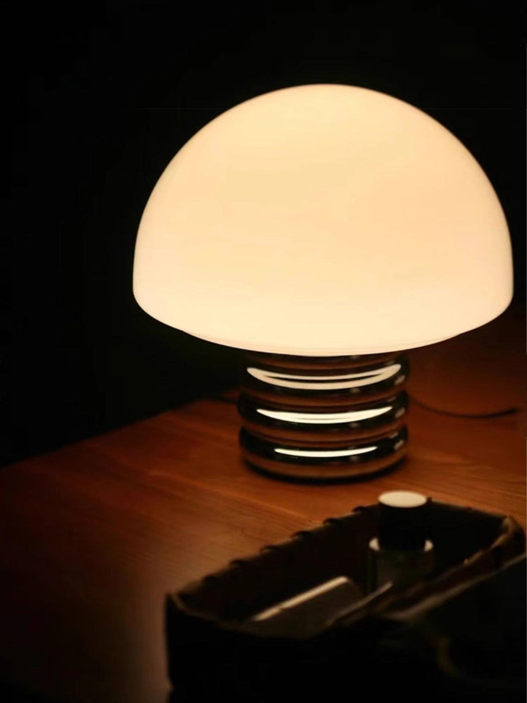 Space Age Mushroom Table Lamp - Vakkerlight